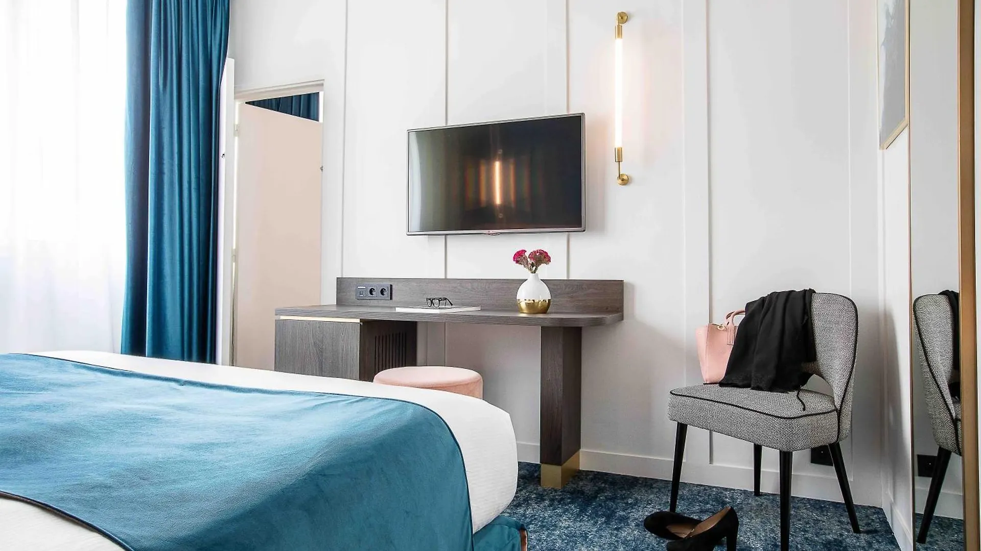 Pley 4* Paris