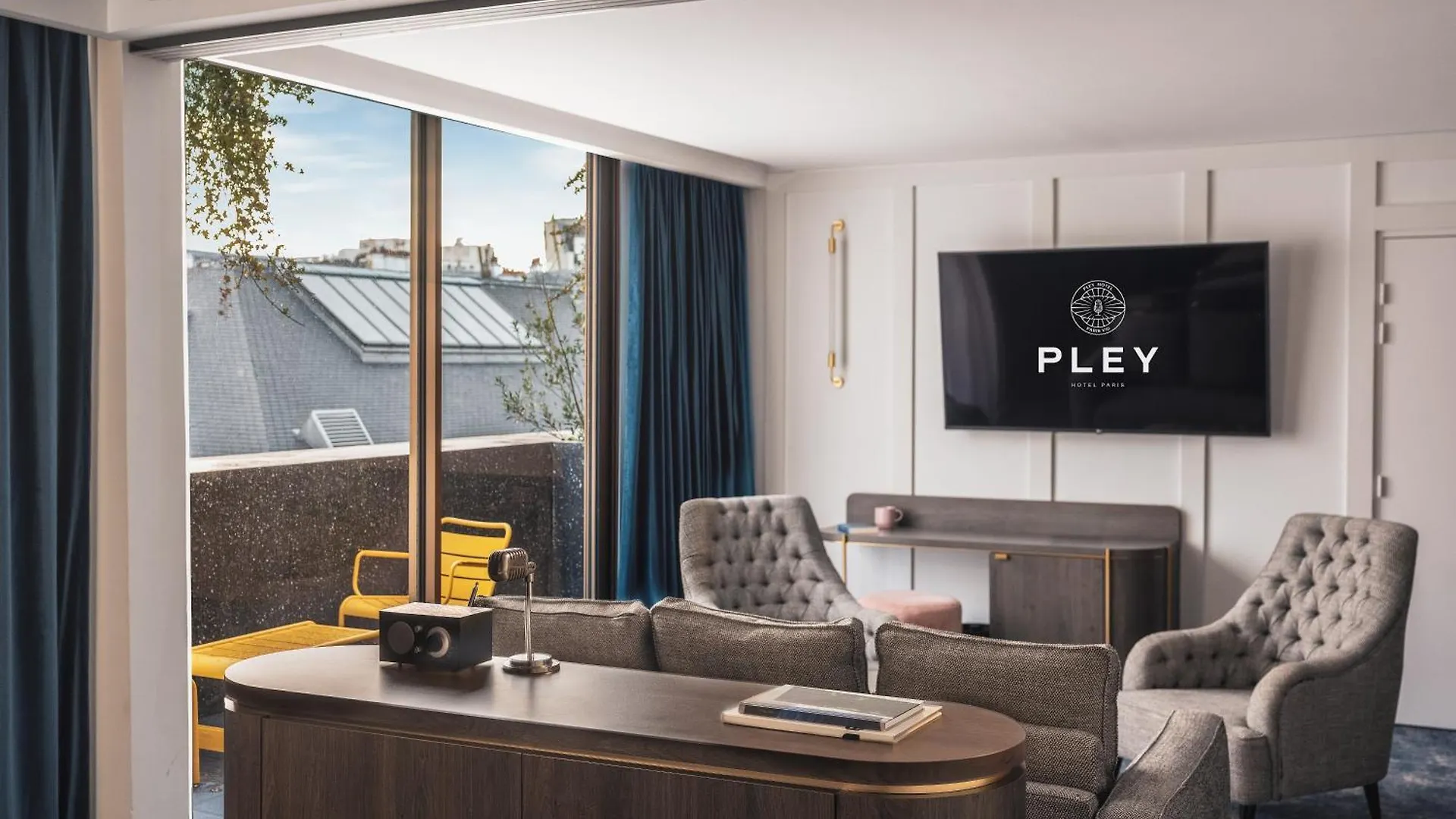 Pley Paris