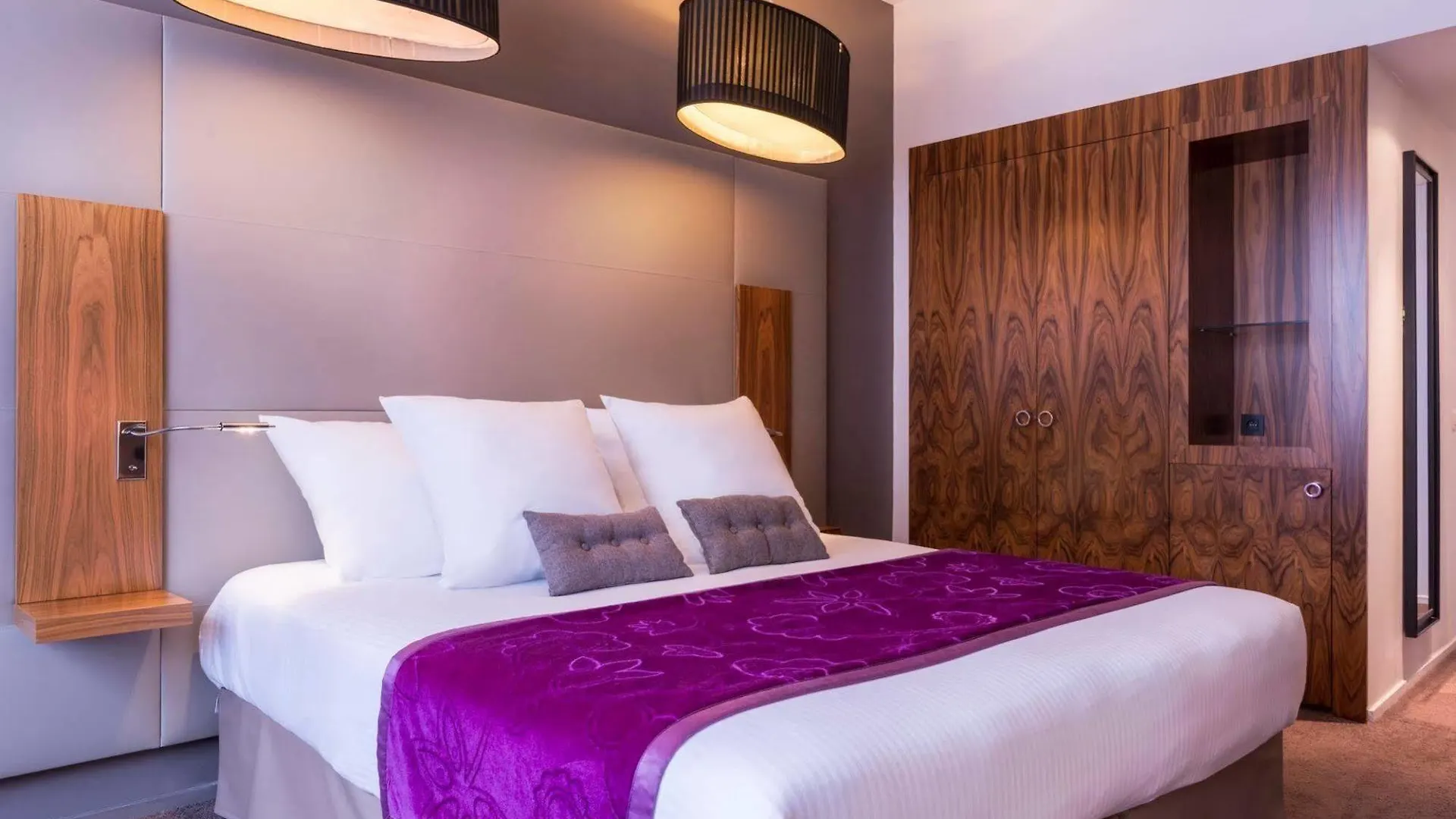 Pley Hotel Paris